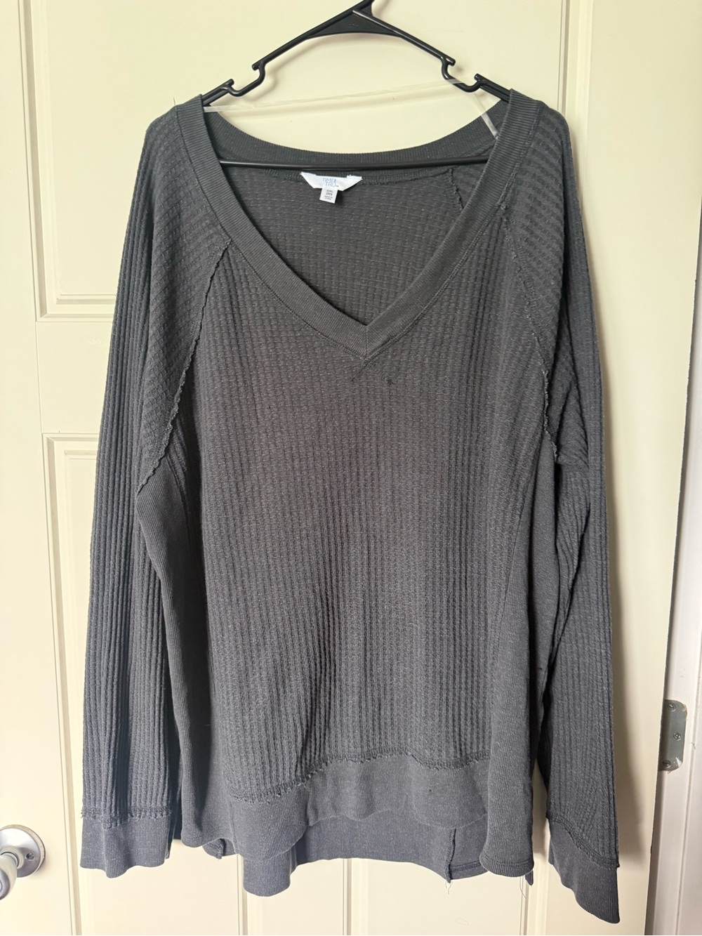 Time and Tru Dark Gray V-Neck Ribbed Knit Sweater